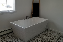 Modern free standing tub